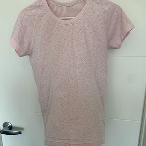 Lululemon swiftly short sleeve. Sz 10 EUC